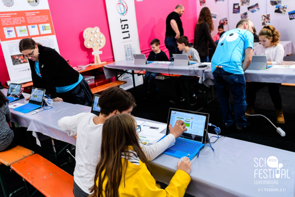 The Promoting Science to the Public (PSP)-Flagship scheme supports large, multiannual projects that aim to have a lasting impact on Luxembourg’s society. We take a look at the PSP Flagship project BEE CREATIVE for kids, which stimulates digital and scientific skills in children.